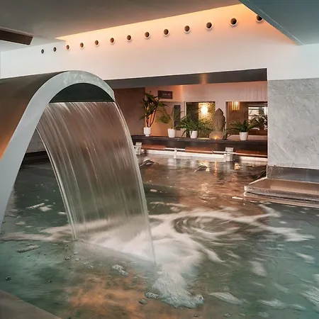 Otel Gran & 5*